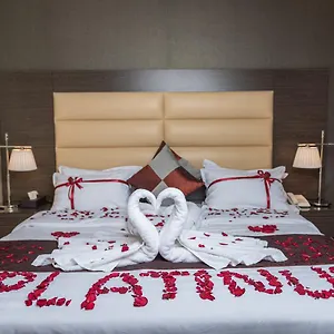 n-platinum-hotel.medinahotel.net/
